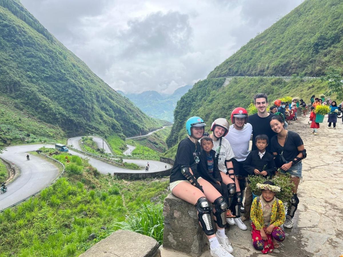 Bong Hostel Ha Giang Loop Eksteriør bilde