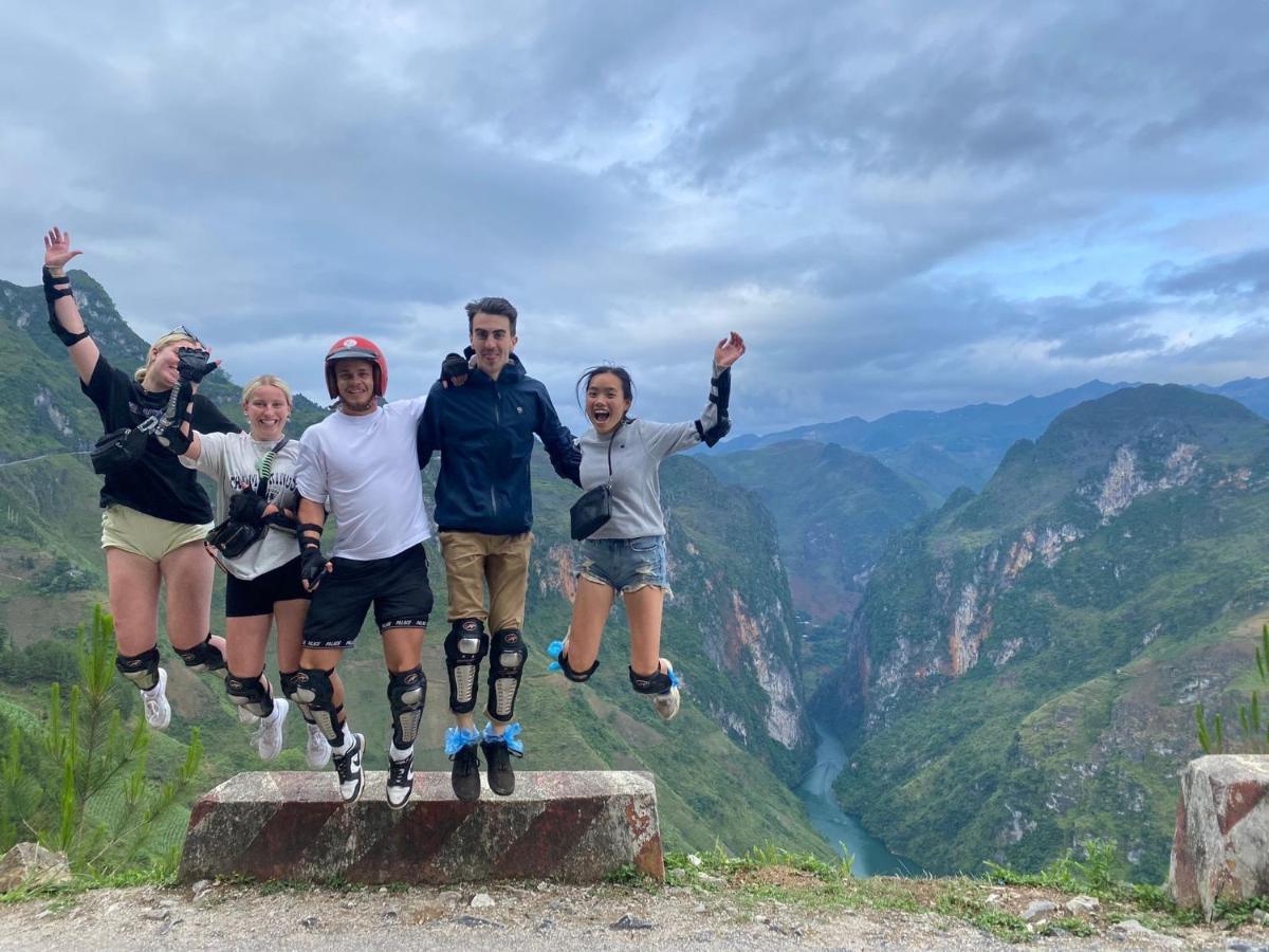 Bong Hostel Ha Giang Loop Eksteriør bilde